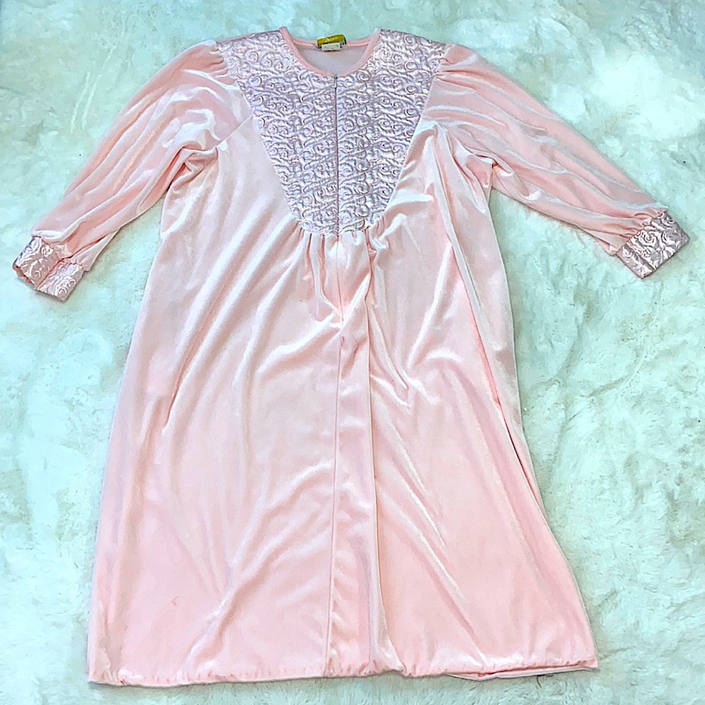 Vintage Hamilton Gold heavy nightgown